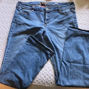 Arizona Boot Cut Jeans